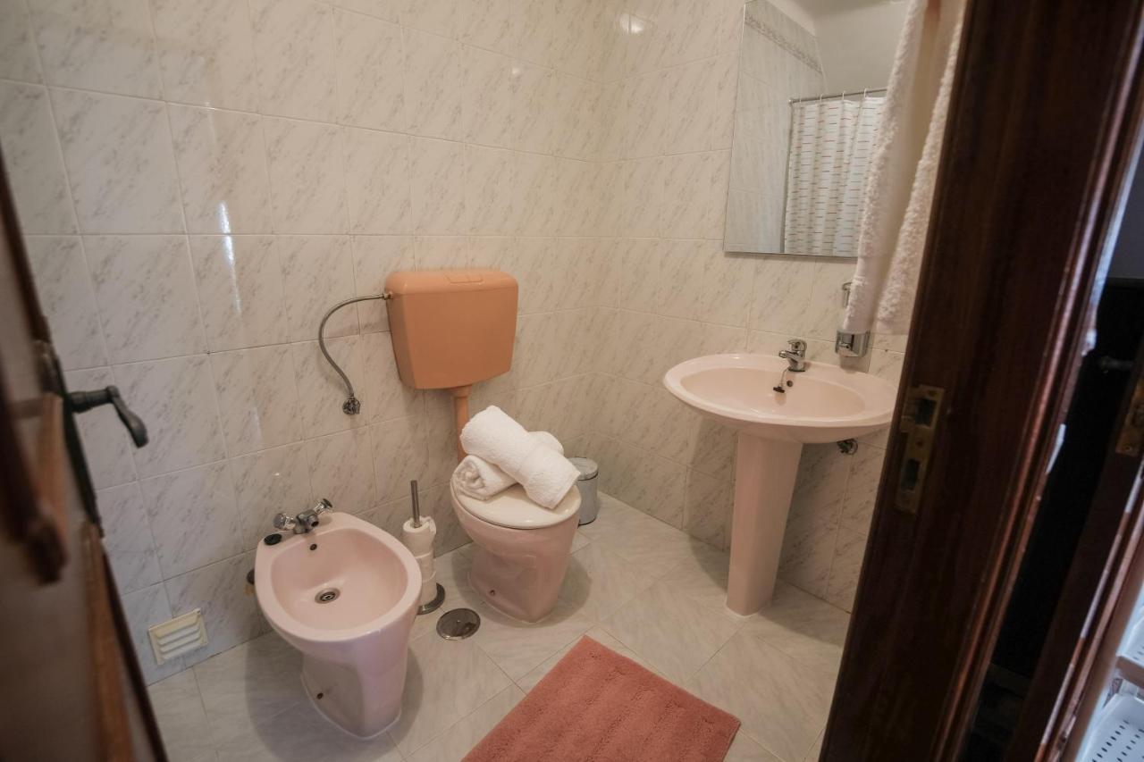 Besugo'S House Rooms & Apartment Назаре Екстериор снимка